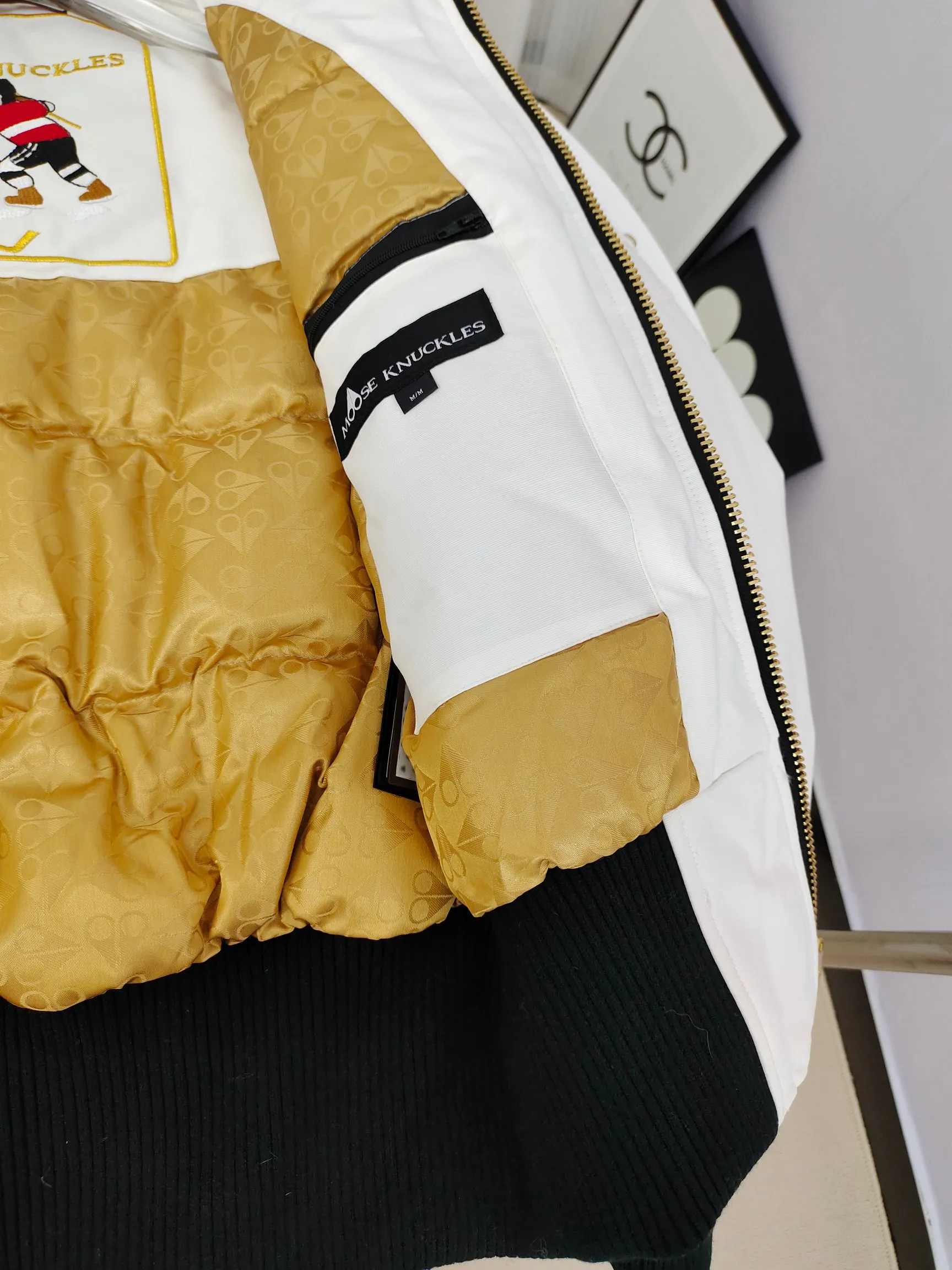 （ ） 03 Moose Knuckles ， ins 、 、 。 ， ， ！ ， ， ， Sizes: XS XL